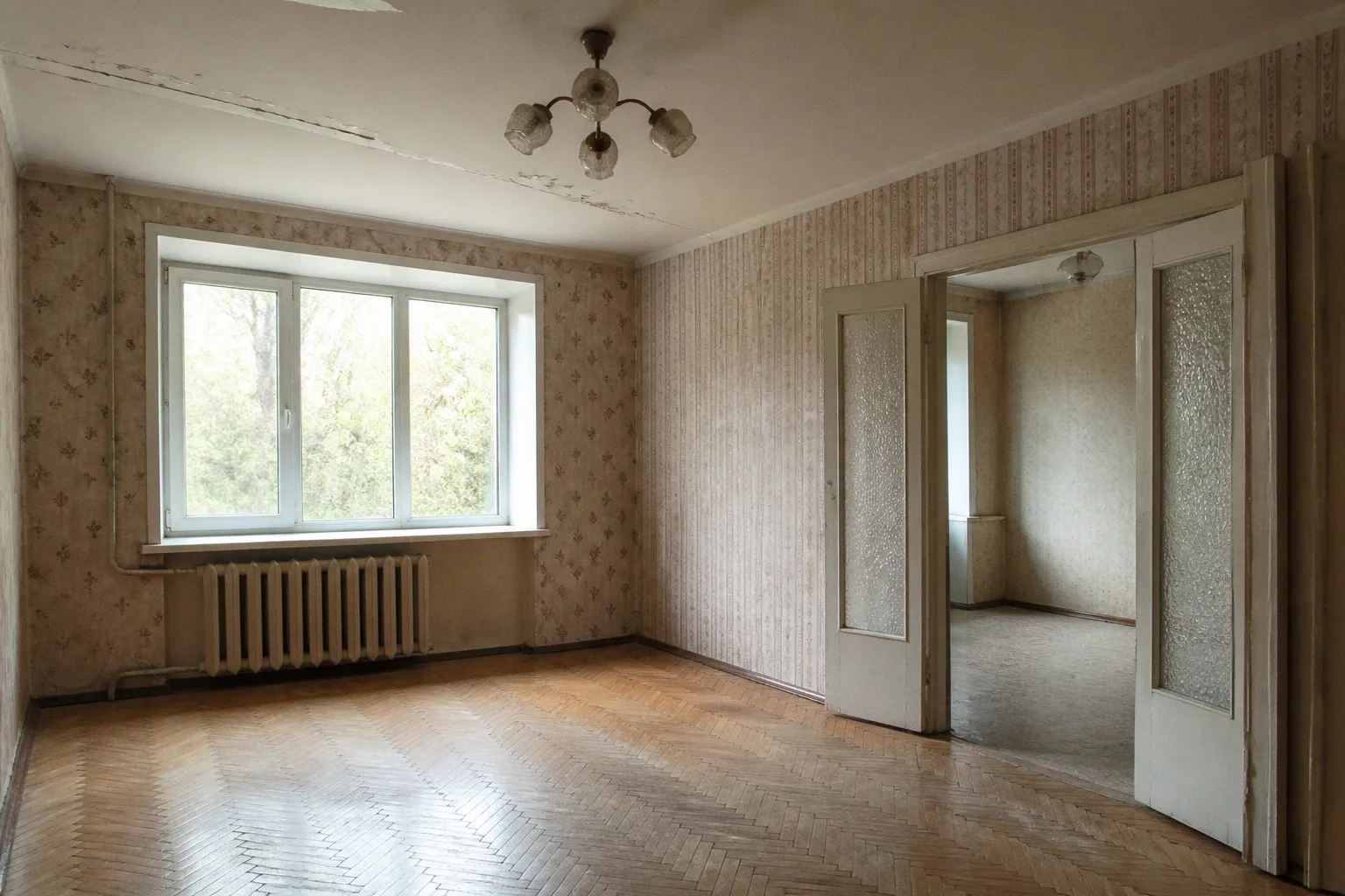 Квартира с сюрпризом: как не купить жилье с пожизненным жильцом из 90-х